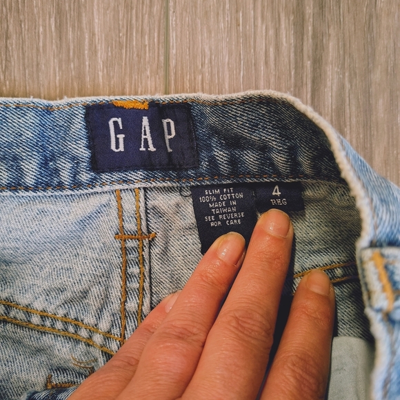GAP Women's Classic Blue Straight Leg Jeans - Picture 3 of 8